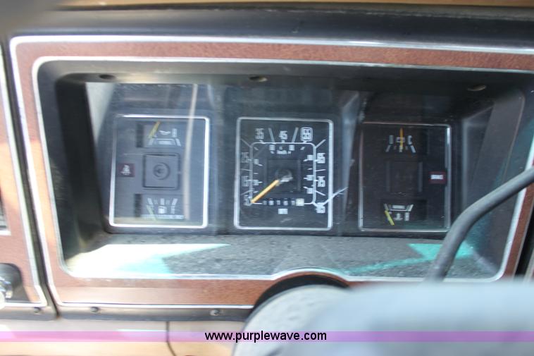 image for item D5137 1986 Ford Econoline 150 Aristocrat van