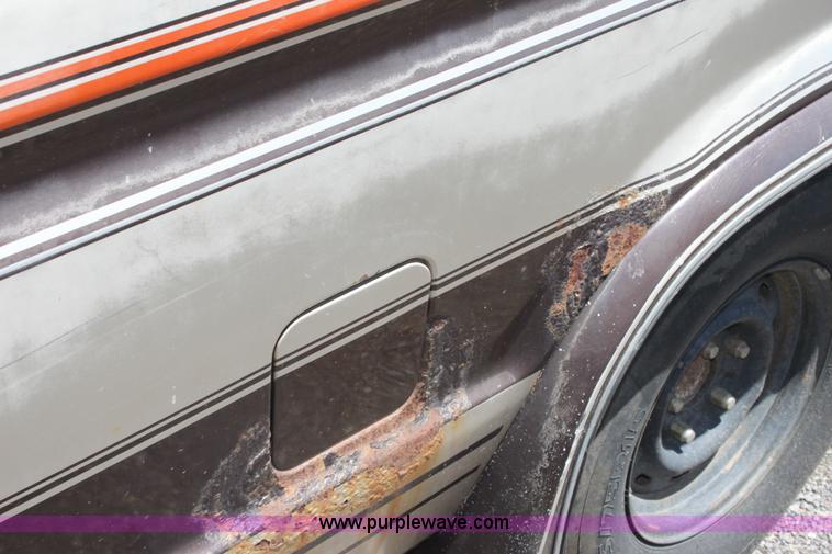 image for item D5137 1986 Ford Econoline 150 Aristocrat van