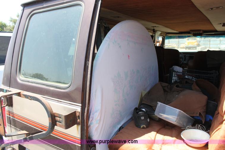 image for item D5137 1986 Ford Econoline 150 Aristocrat van
