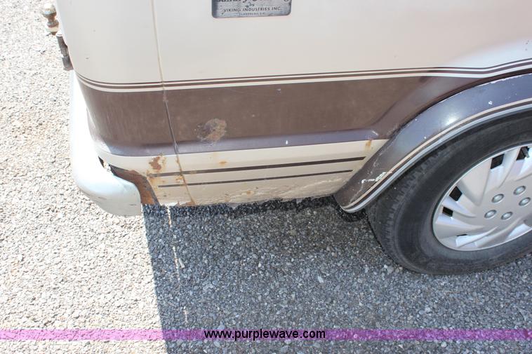 image for item D5137 1986 Ford Econoline 150 Aristocrat van