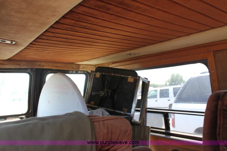 image for item D5137 1986 Ford Econoline 150 Aristocrat van