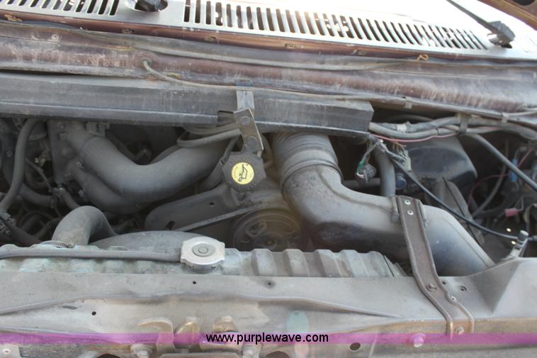 image for item D5137 1986 Ford Econoline 150 Aristocrat van