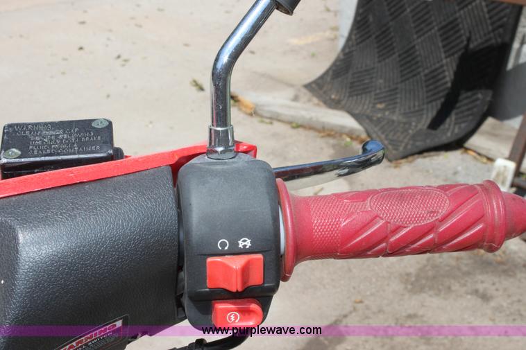 image for item D5140 2007 Roketa Bahama 50 scooter