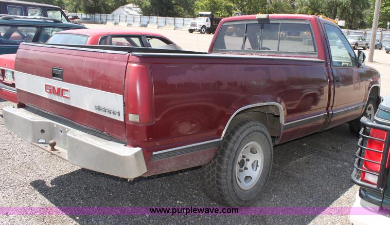 image for item D5142 1989 GMC Sierra 1500 pickup truck