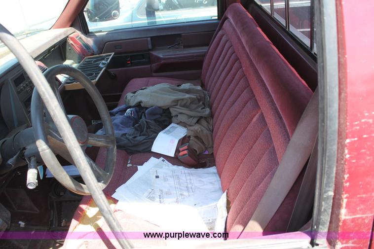 image for item D5142 1989 GMC Sierra 1500 pickup truck