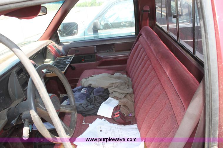 image for item D5142 1989 GMC Sierra 1500 pickup truck