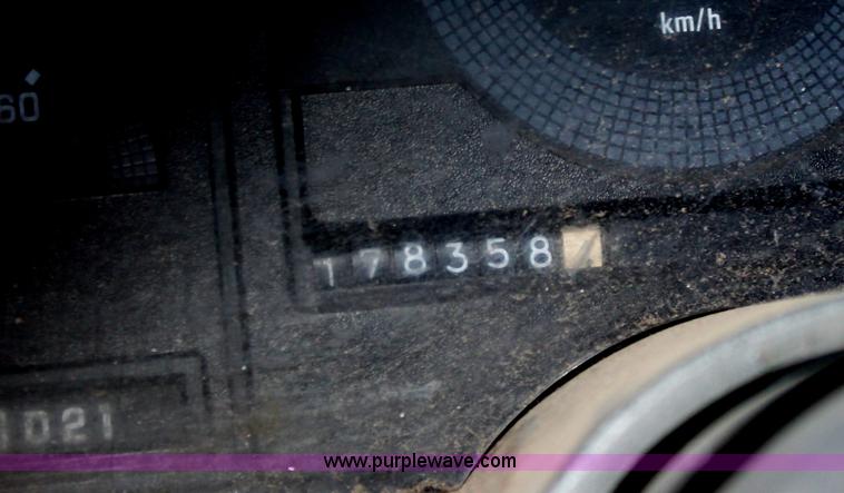 image for item D5142 1989 GMC Sierra 1500 pickup truck