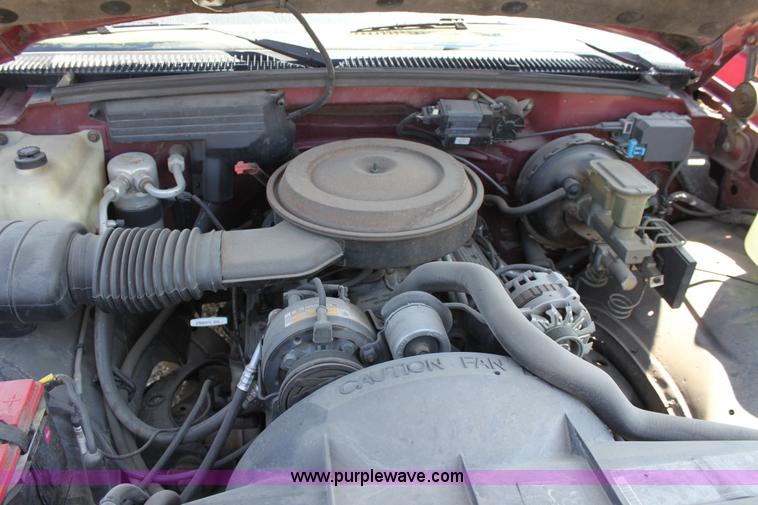 image for item D5142 1989 GMC Sierra 1500 pickup truck