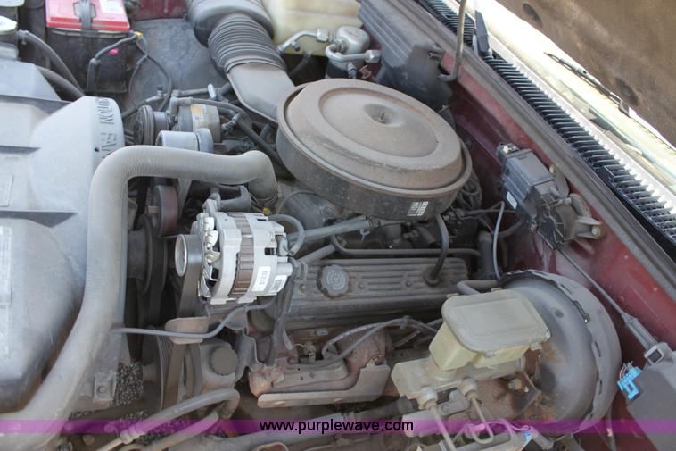 image for item D5142 1989 GMC Sierra 1500 pickup truck