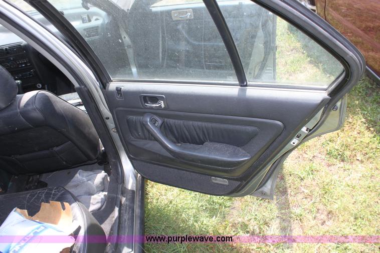 image for item D5171 1991 Honda Accord SE