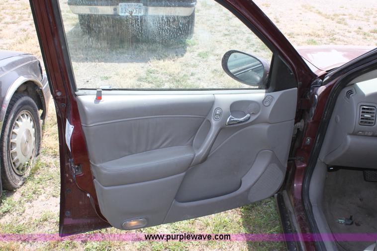 image for item D5172 2001 Saturn L200