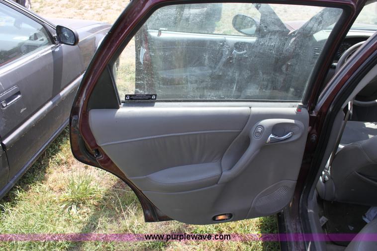 image for item D5172 2001 Saturn L200