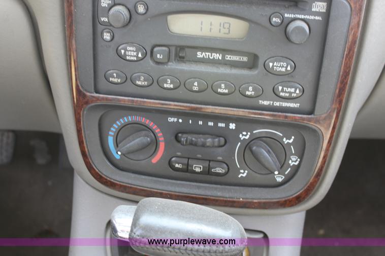 image for item D5172 2001 Saturn L200