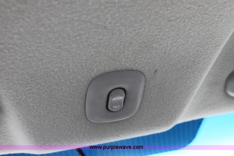 image for item D5172 2001 Saturn L200