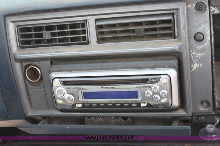 image for item D5173 1991 GMC Sonoma SLE pickup truck