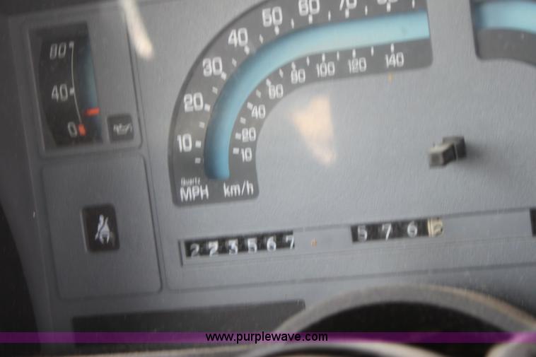 image for item D5173 1991 GMC Sonoma SLE pickup truck