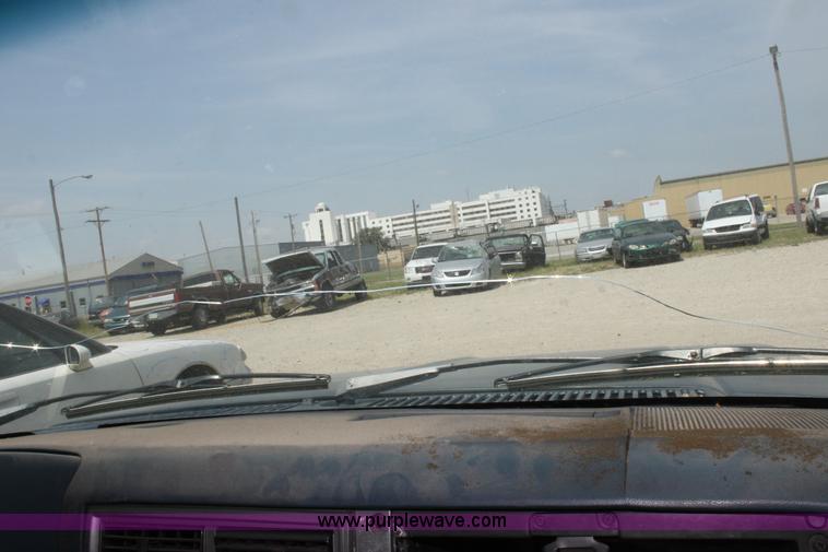 image for item D5173 1991 GMC Sonoma SLE pickup truck