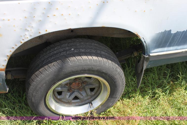 image for item D5173 1991 GMC Sonoma SLE pickup truck