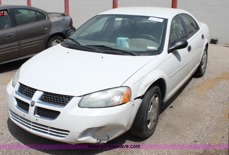 image for item D5175 2004 Dodge Stratus