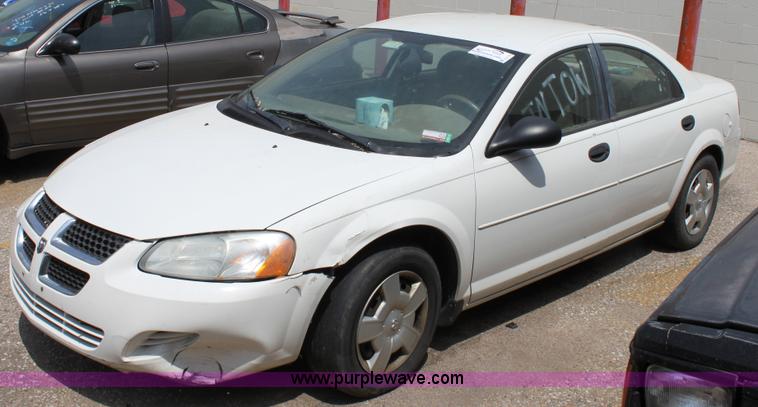 image for item D5175 2004 Dodge Stratus