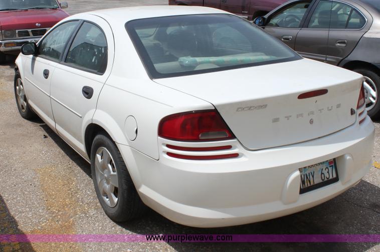 image for item D5175 2004 Dodge Stratus