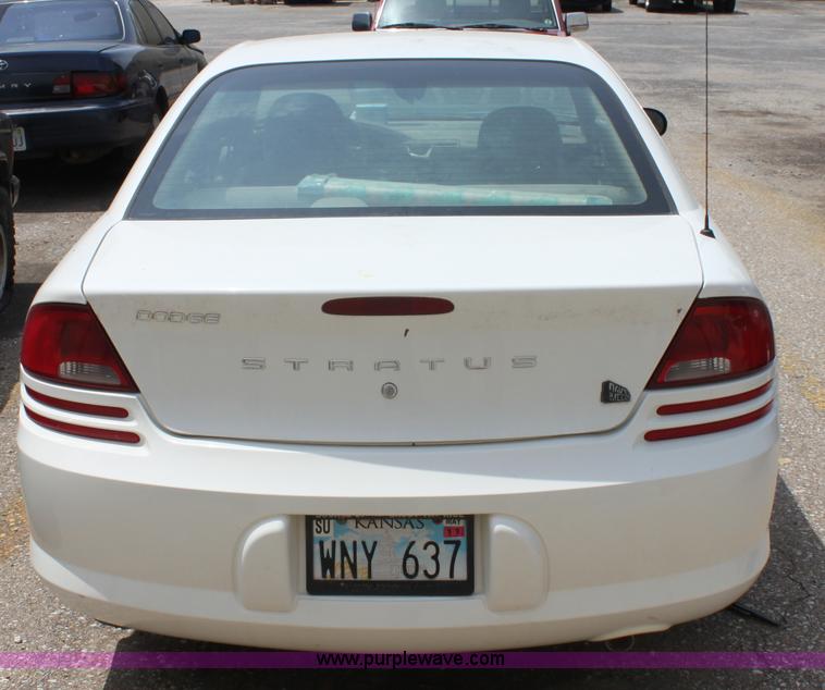 image for item D5175 2004 Dodge Stratus