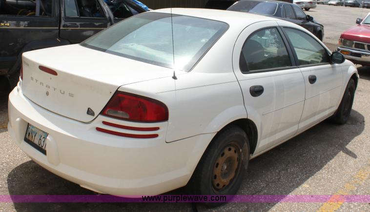 image for item D5175 2004 Dodge Stratus
