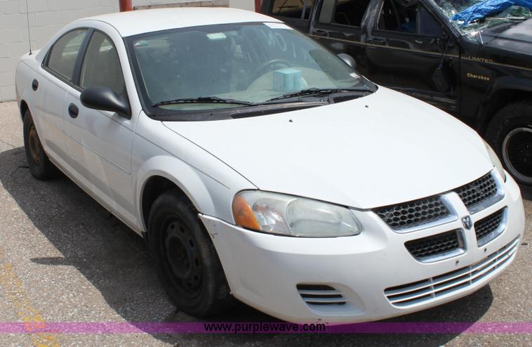 image for item D5175 2004 Dodge Stratus