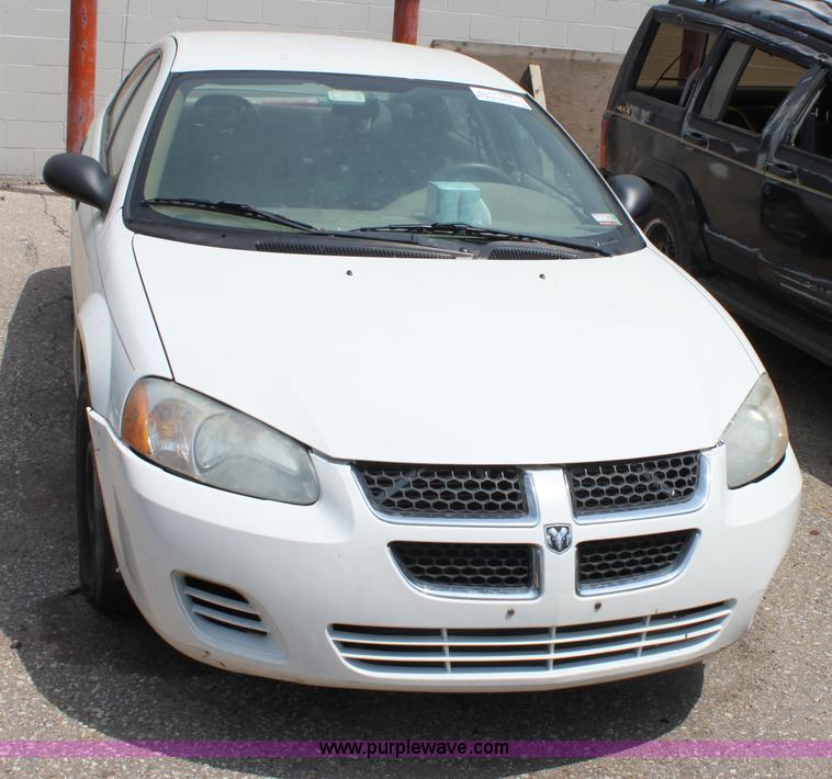 image for item D5175 2004 Dodge Stratus