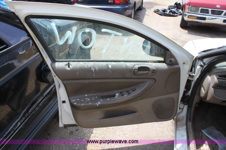 image for item D5175 2004 Dodge Stratus