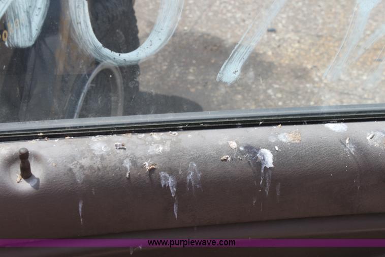 image for item D5175 2004 Dodge Stratus