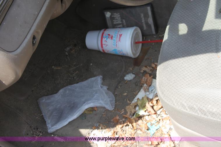 image for item D5175 2004 Dodge Stratus