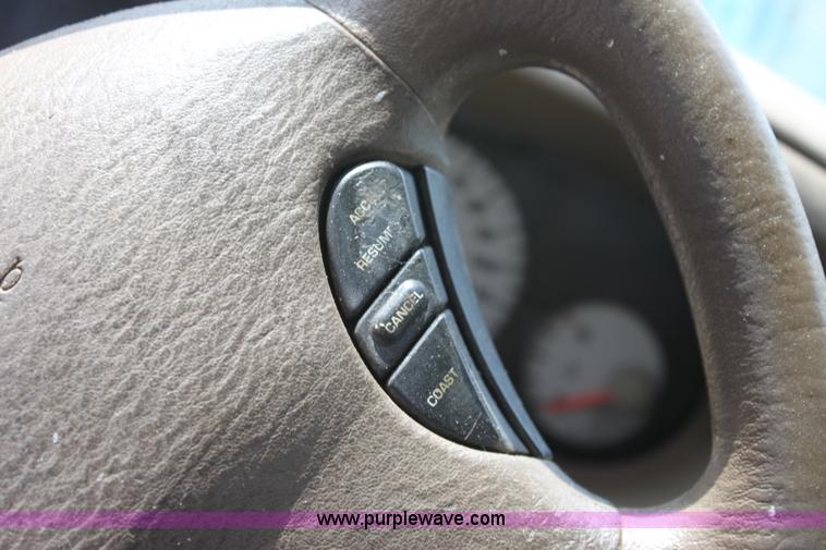 image for item D5175 2004 Dodge Stratus