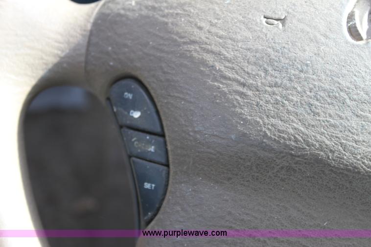 image for item D5175 2004 Dodge Stratus