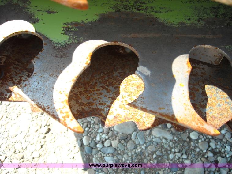 image for item B1344 Claas RU600 eight row rotary forage head