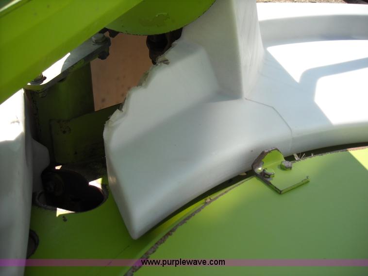 image for item B1344 Claas RU600 eight row rotary forage head