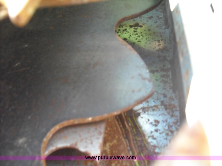 image for item B1344 Claas RU600 eight row rotary forage head