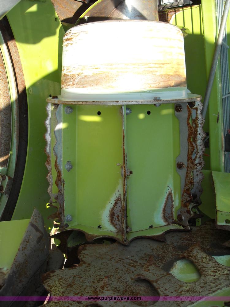 image for item B1345 Claas RU600 eight row rotary forage head