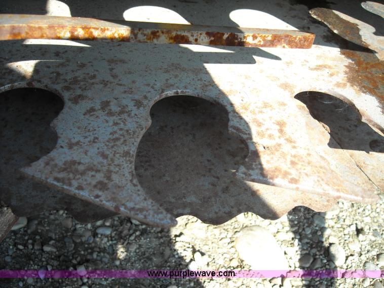 image for item B1345 Claas RU600 eight row rotary forage head