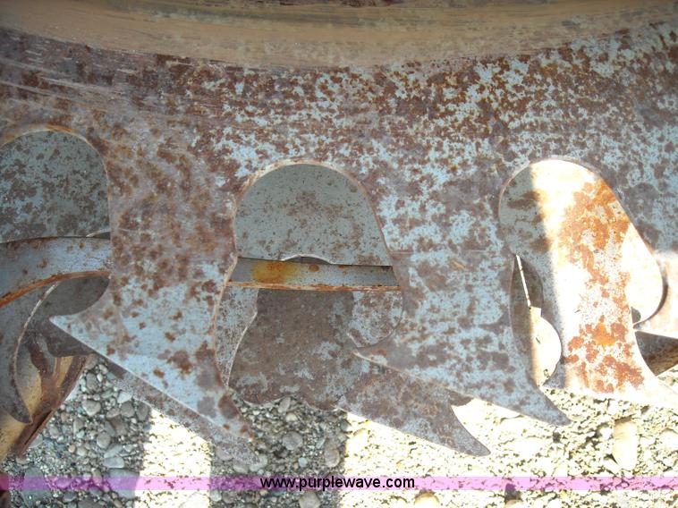 image for item B1345 Claas RU600 eight row rotary forage head