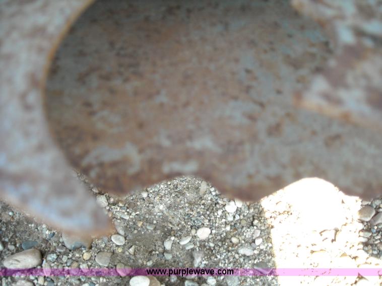 image for item B1345 Claas RU600 eight row rotary forage head