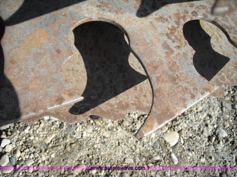 image for item B1345 Claas RU600 eight row rotary forage head