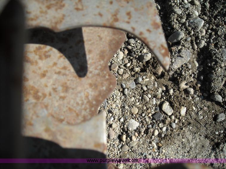 image for item B1345 Claas RU600 eight row rotary forage head