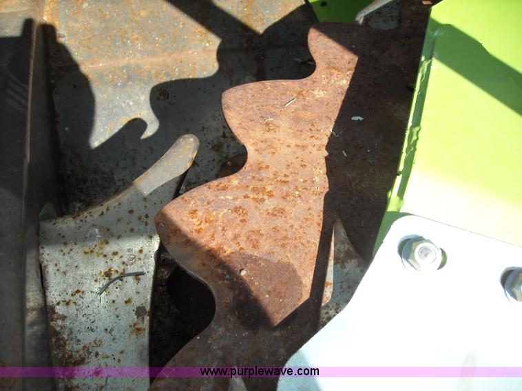 image for item B1345 Claas RU600 eight row rotary forage head