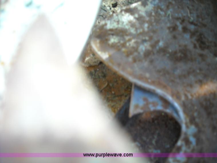 image for item B1345 Claas RU600 eight row rotary forage head