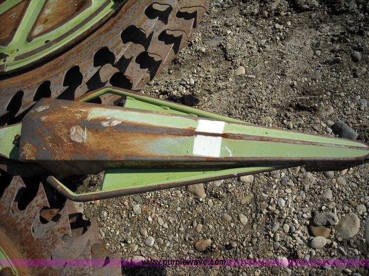 image for item B1345 Claas RU600 eight row rotary forage head