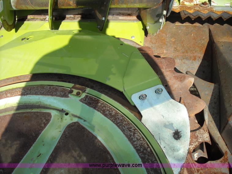 image for item B1345 Claas RU600 eight row rotary forage head