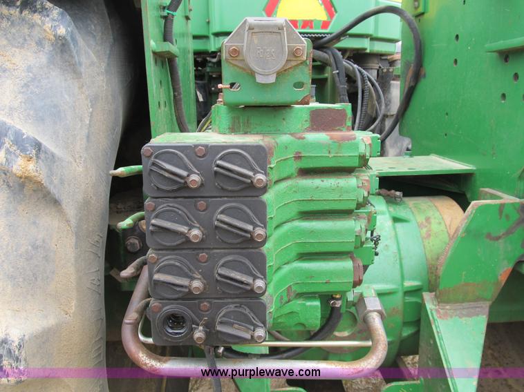 image for item B2719 1997 John Deere 9400 4WD tractor