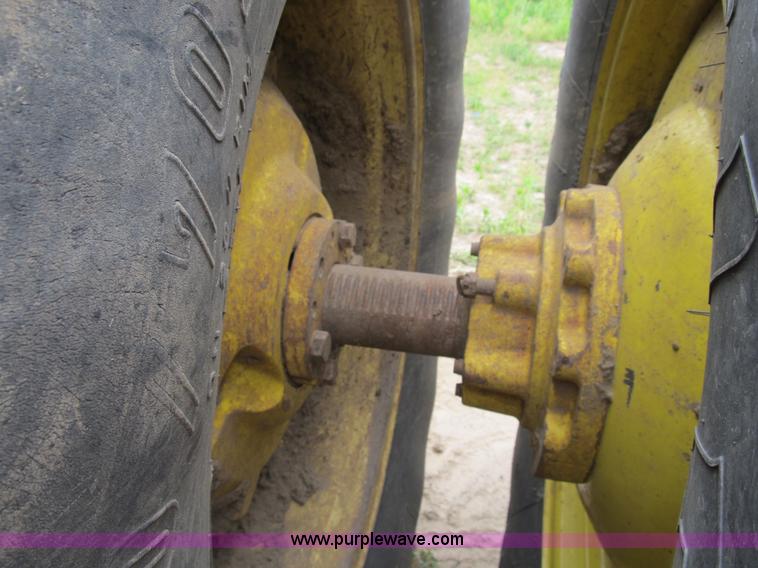 image for item B2719 1997 John Deere 9400 4WD tractor