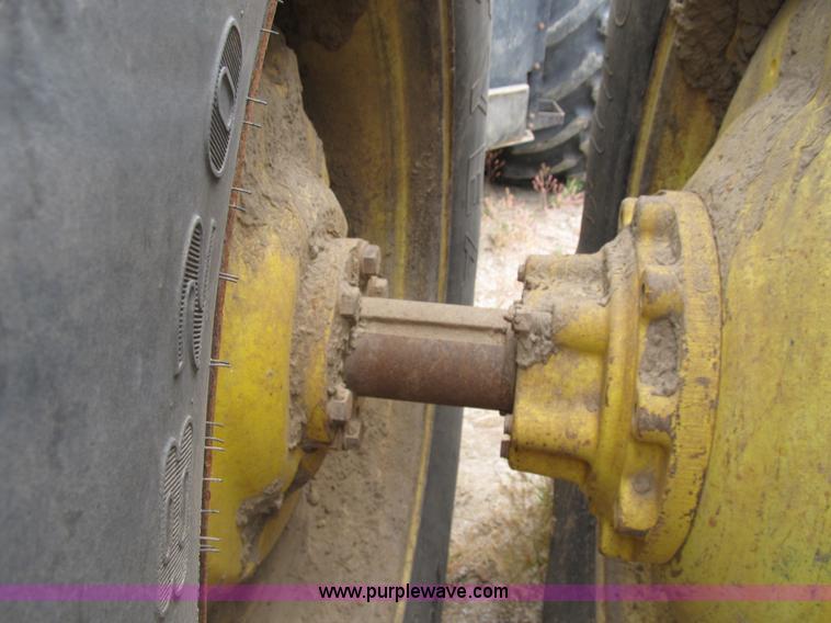 image for item B2719 1997 John Deere 9400 4WD tractor